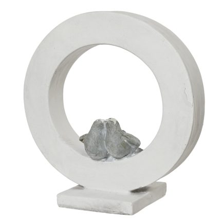 statue